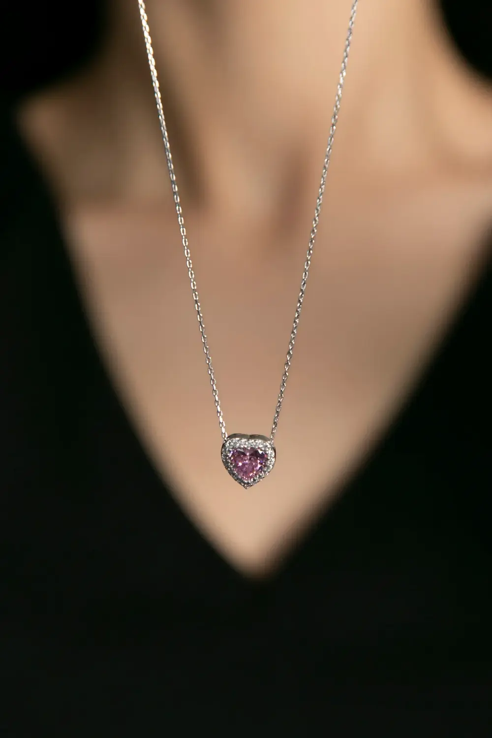 Vog%20Swarovski%20Taşlı%20Pandora’s%20Model%20Pembe%20Kalp%20Taş%20Detay%20925%20Ayar%20Gümüş%20•%20Sevgiliye%20•%20Arkadaşa%20Kolye