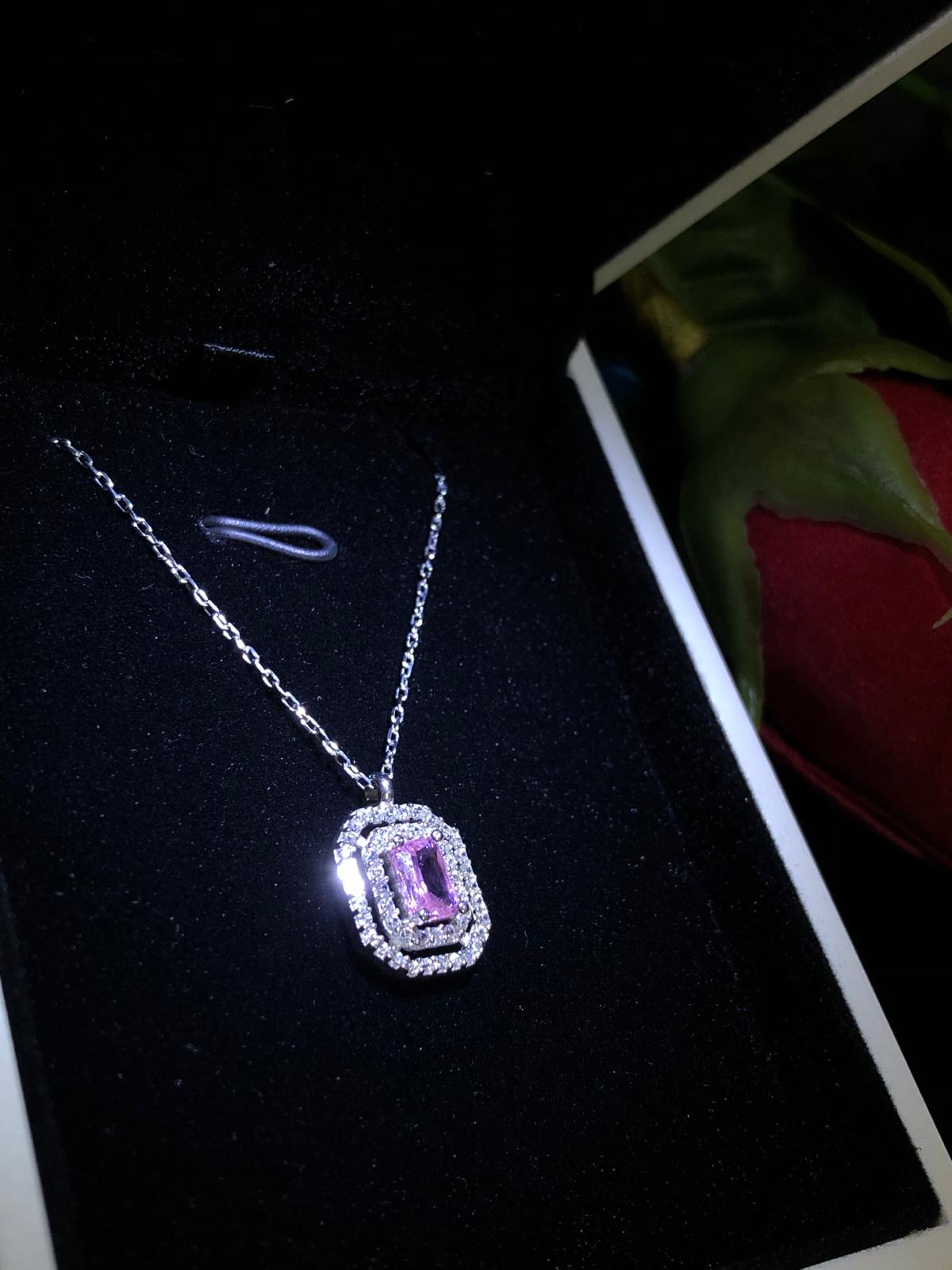 Vog%20Swarovski%20Tasarım%20Pembe%20Kuars%20Baget%20925%20Ayar%20Gümüş%20Sevgiliye%20Eşe%20Hediye%20Kolye