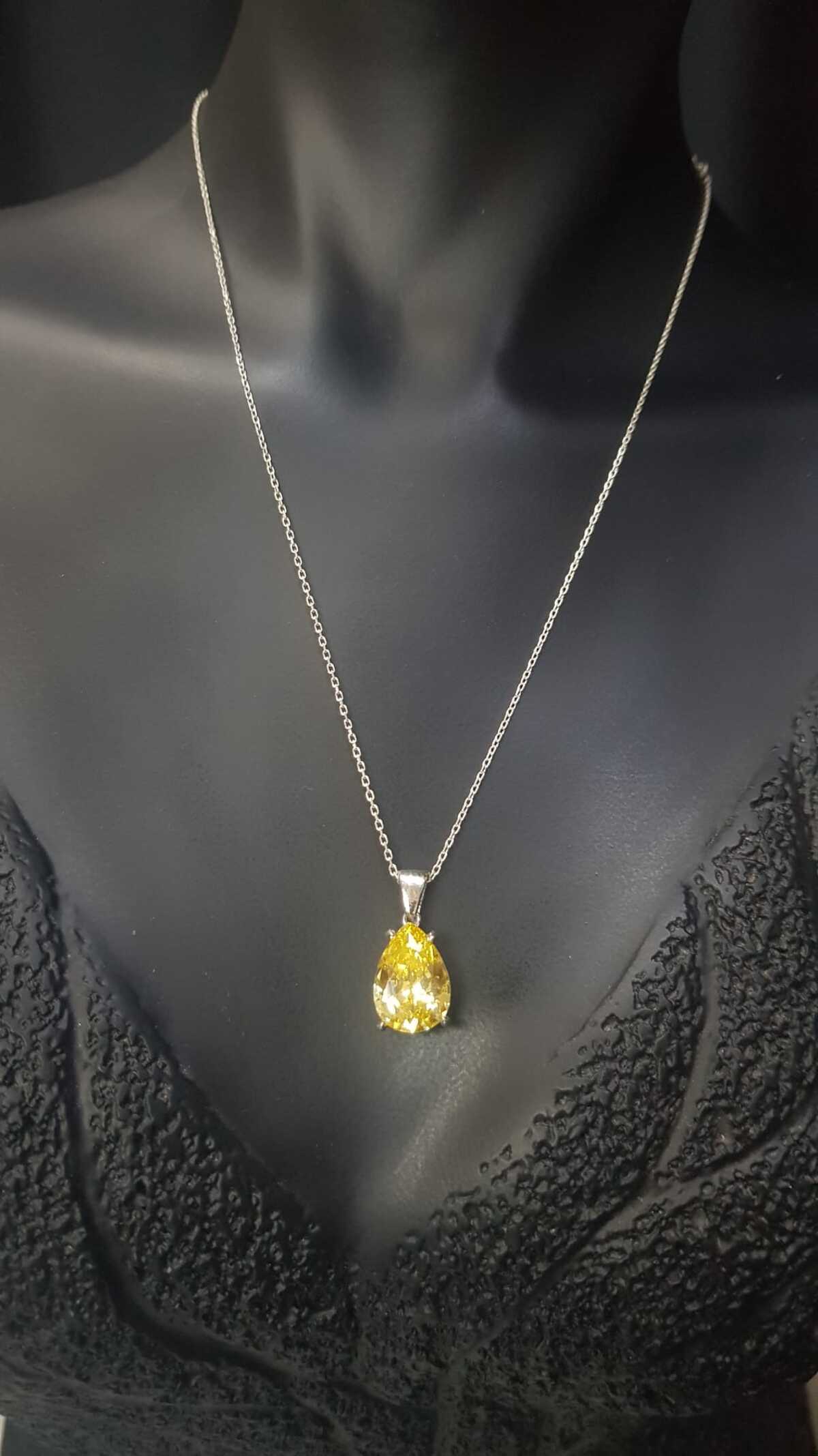 Vog%20Swarovski%20Kesim%20Sarı%20Sitrin%20Damla%20925%20Ayar%20Gümüş%20Sevgiliye,Anneye,Eşe,Arkadaşa%20Kolye