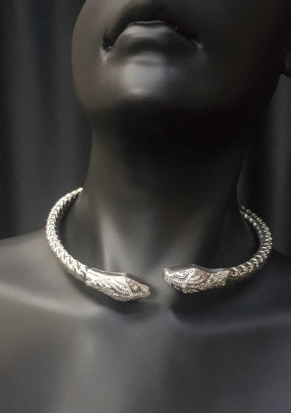 Vog%20İtalyan%20Cartier%20Tasarım%20Taşlı%20Yılan%20(Snake)925%20Gümüş%20Sevgiliye,Anneye,Eşe%20Choker,Gerdanlık