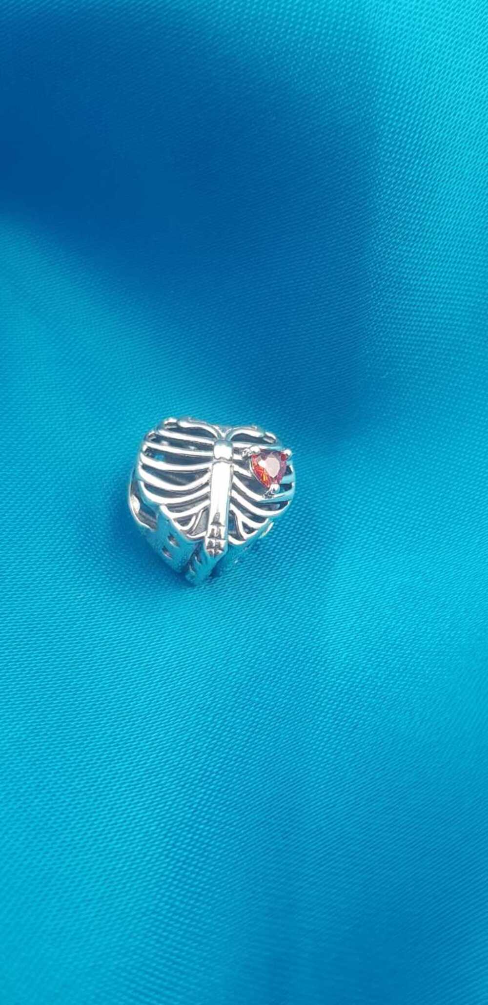 Vog%20Pandora’s%20Charm’s%20Kalp%20Atışı%20Kırmızı%20Zirkonia%20Taşlı%20925%20Ayar%20Gümüş%20Charms