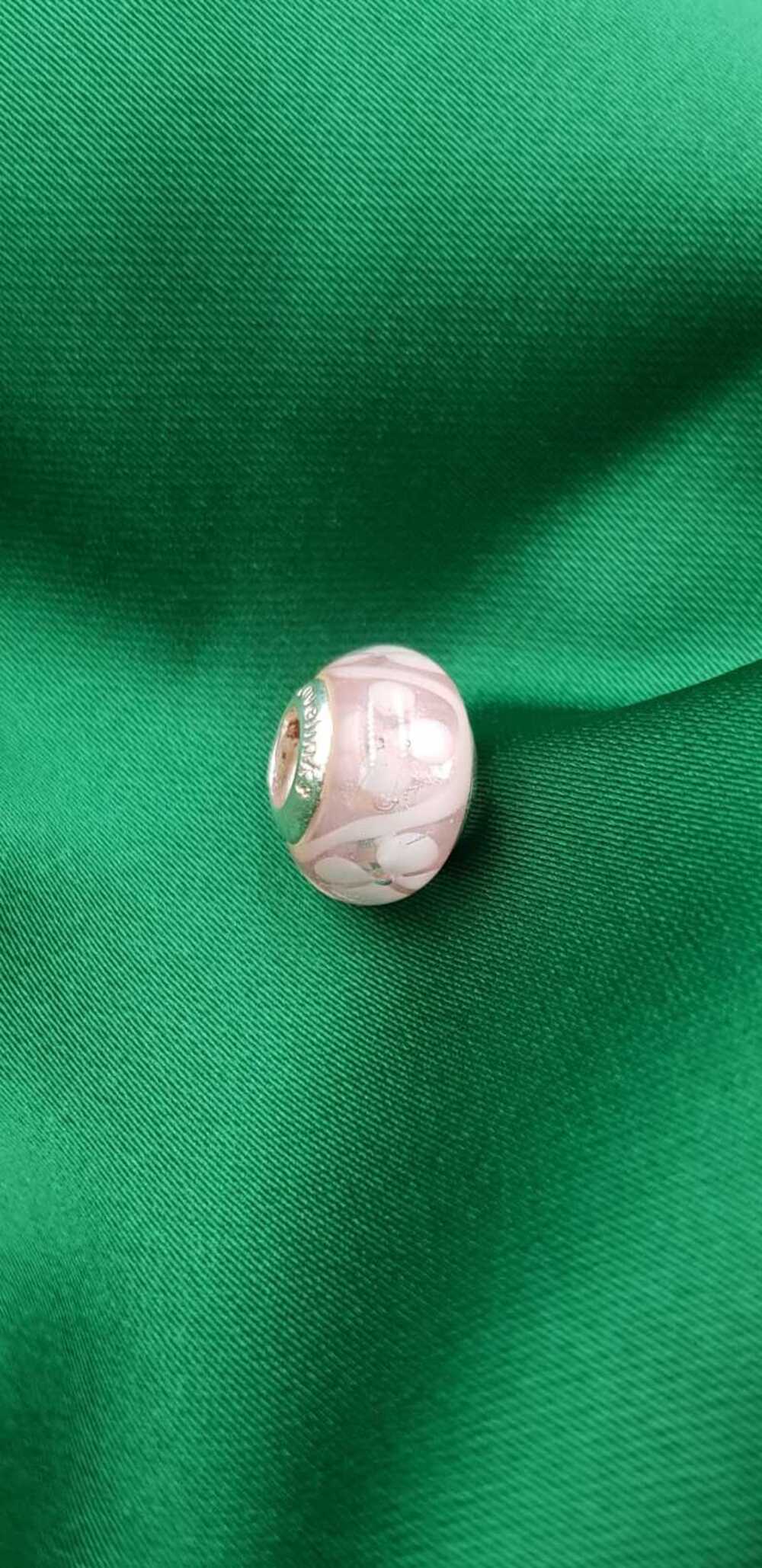 Vog%20Pandora’s%20Charm’s%20Pembe-Beyaz%20Renkli%20Murona%20Cam%20925%20Ayar%20Gümüş%20Charms