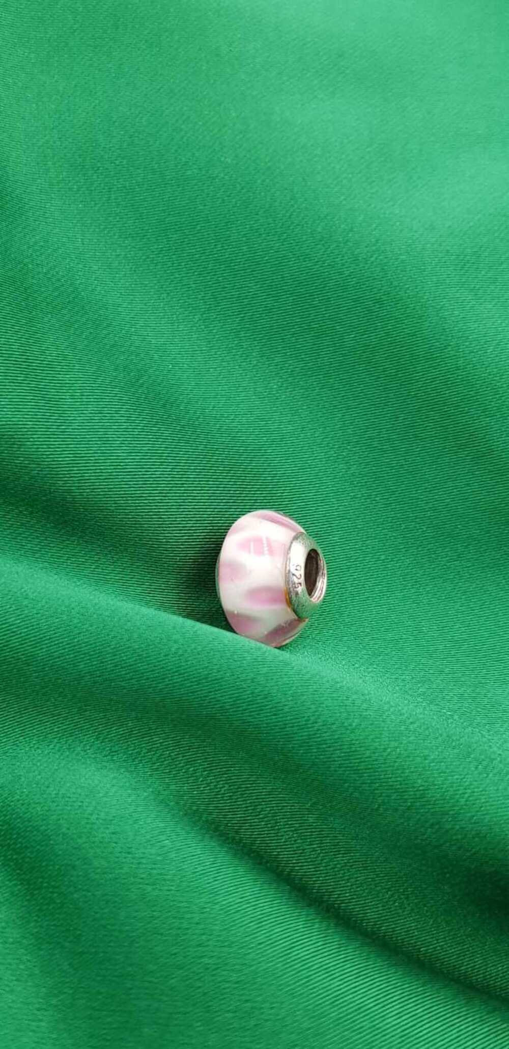 Vog%20Pandora’s%20Charm’s%20Pembe-Beyaz%20%20Renkli%20Murona%20Cam%20925%20Ayar%20Gümüş%20Charms