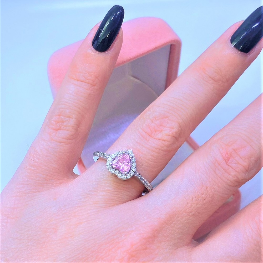 Pandora%20Swarovski%20Taşlı%20Pembe%20Renkli%20Kalpli%20925%20Ayar%20Gümüş%20Sevgiliye,Anneye,Arkadaşa%20Yüzük