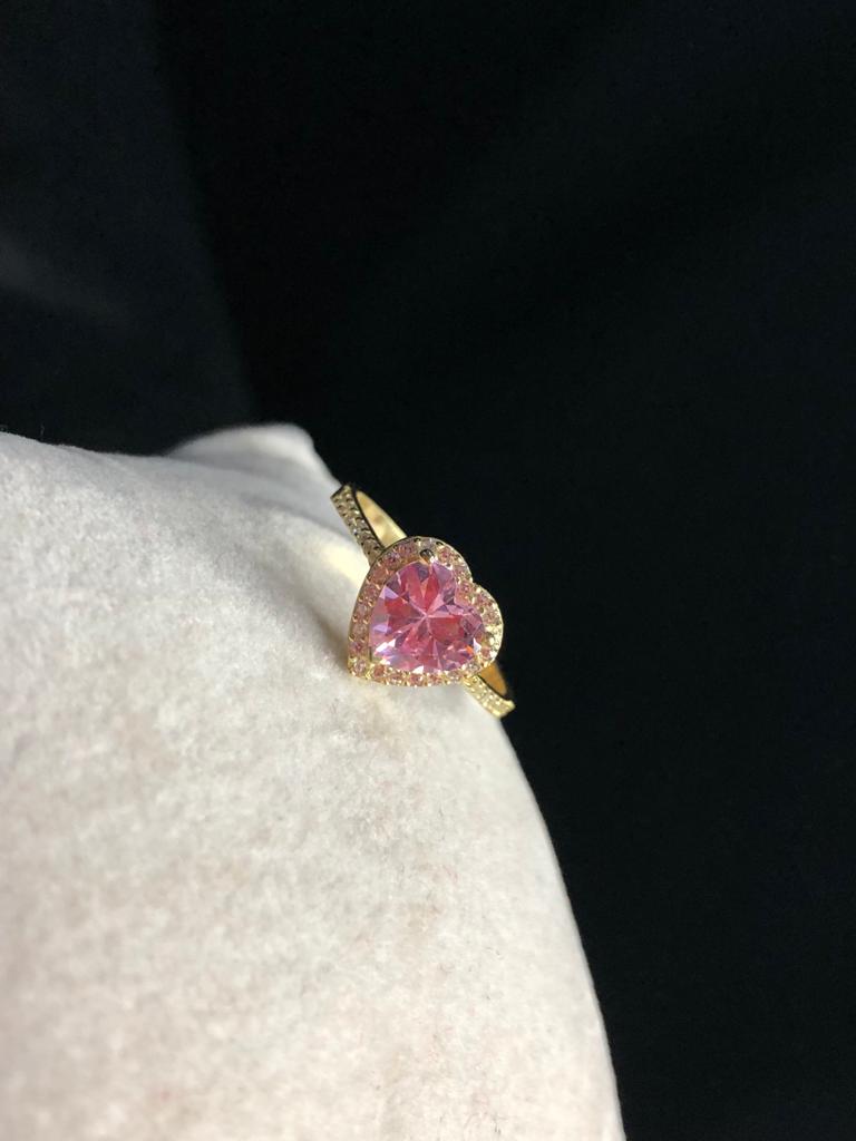 Vog%20Swarovski%20Taşlı%20Pembe%20Renkli%20Kalpli%20925%20Ayar%20Gümüş%20Sevgiliye,Anneye,Arkadaşa%20Hediye%20Yüzük