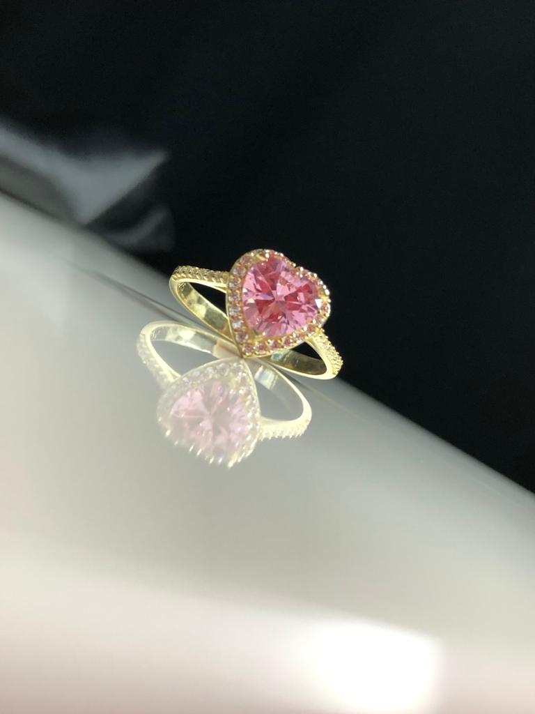 Vog%20Swarovski%20Taşlı%20Pembe%20Renkli%20Kalpli%20925%20Ayar%20Gümüş%20Sevgiliye,Anneye,Arkadaşa%20Hediye%20Yüzük