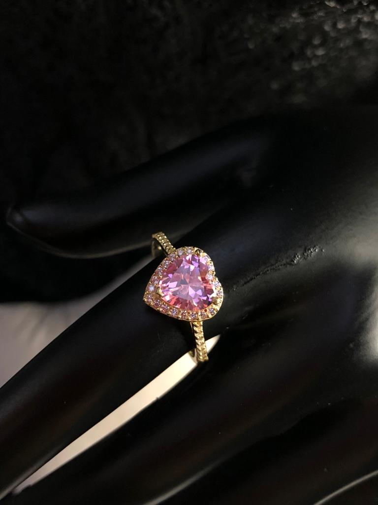 Vog%20Swarovski%20Taşlı%20Pembe%20Renkli%20Kalpli%20925%20Ayar%20Gümüş%20Sevgiliye,Anneye,Arkadaşa%20Hediye%20Yüzük